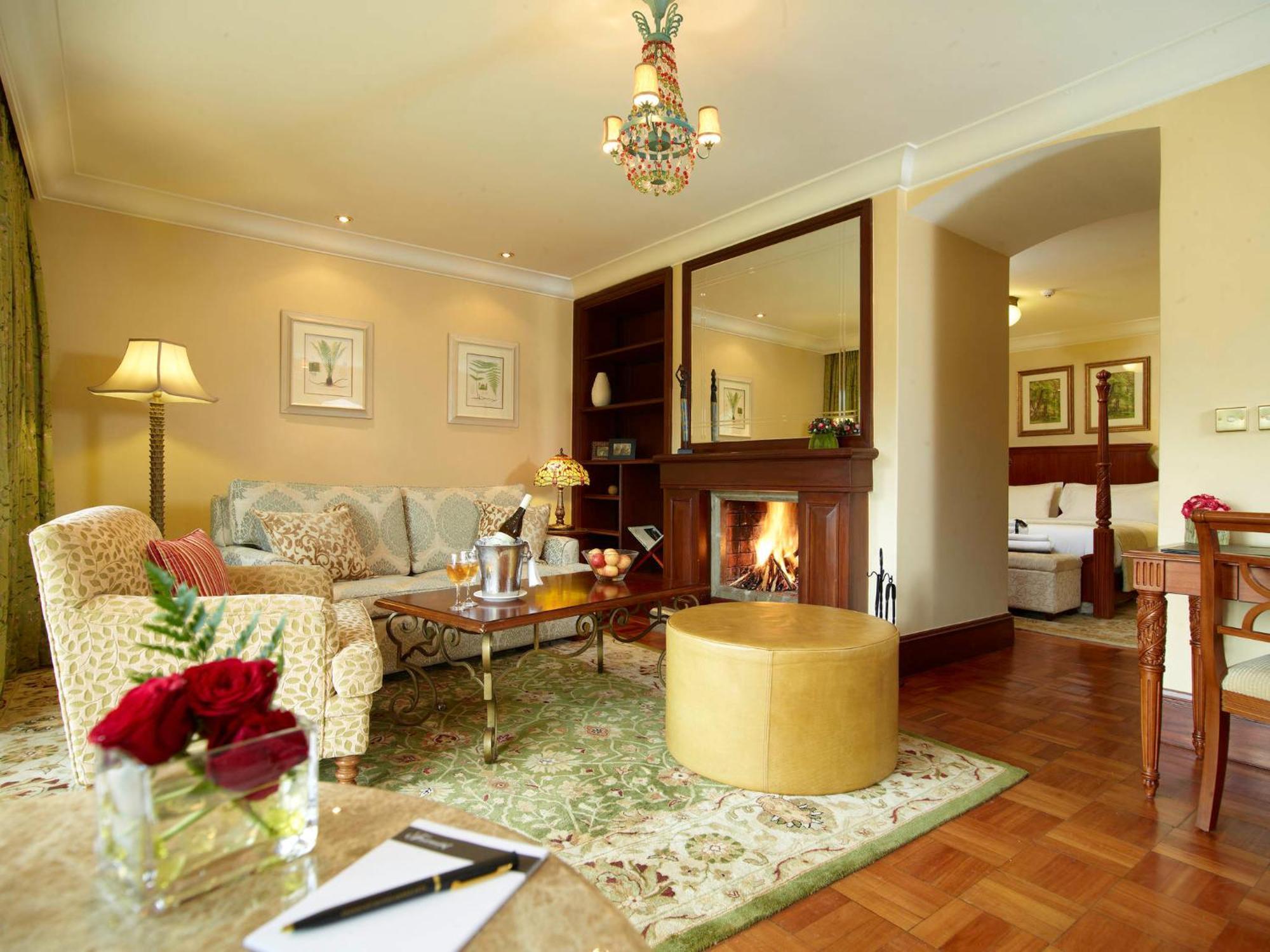 Готель Fairmont Mount Kenya Safari Club Наньюкі Екстер'єр фото